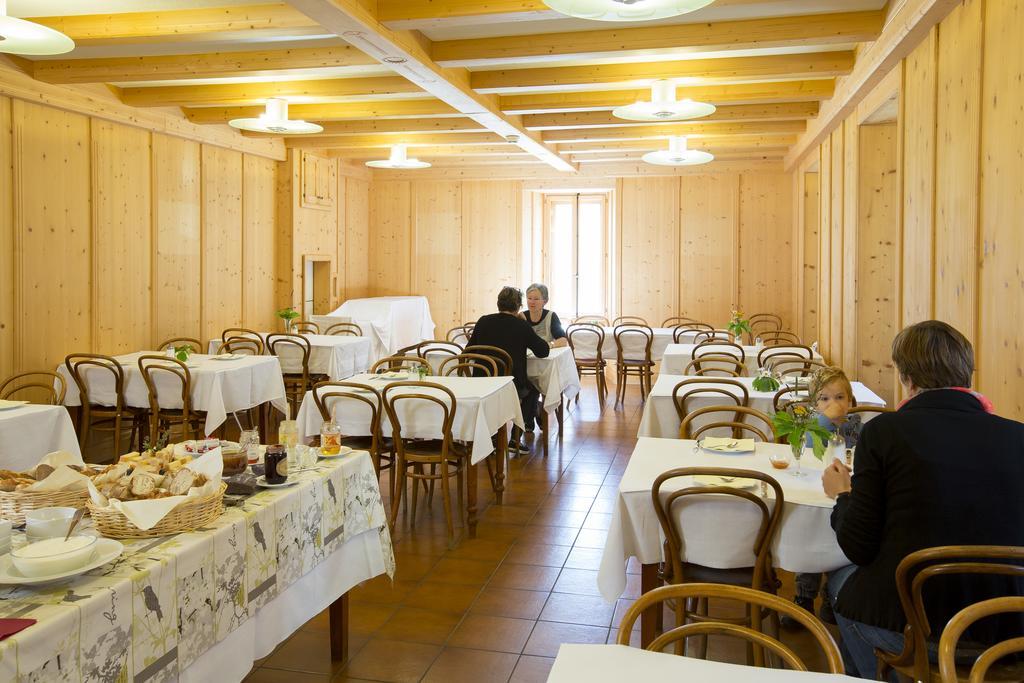 Auberge De L'Hospice Бург-Сен-Пьер Экстерьер фото